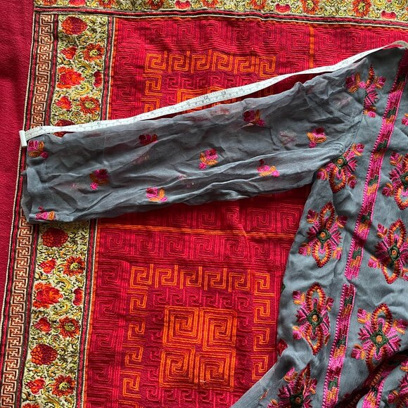 3 piece salwar kameez set in gray with vibrant embroidery - Picture 11 of 16